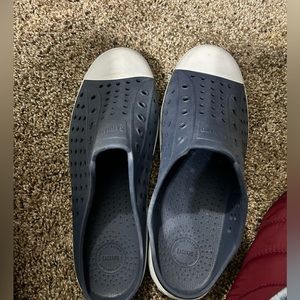 Women’s slide shoes